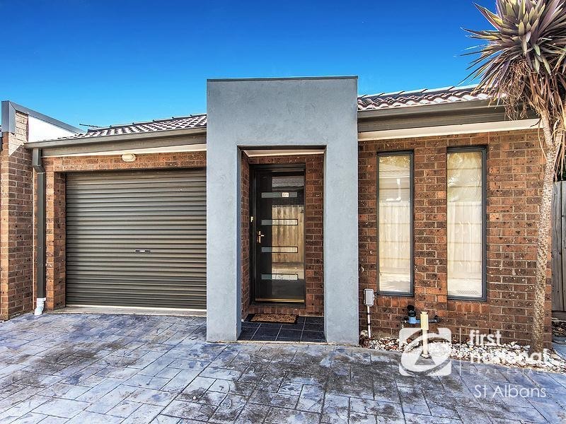 4/4  McRae Avenue, St Albans VIC 3021