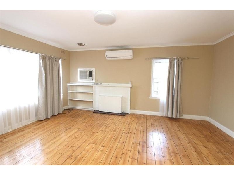 11 Slough Street, Deer Park VIC 3023