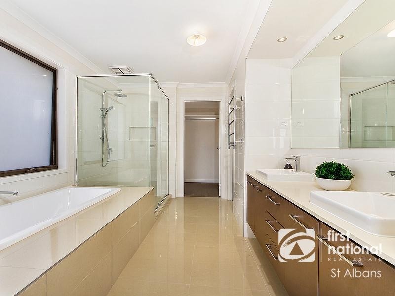 59 Avondale Avenue, St Albans VIC 3021