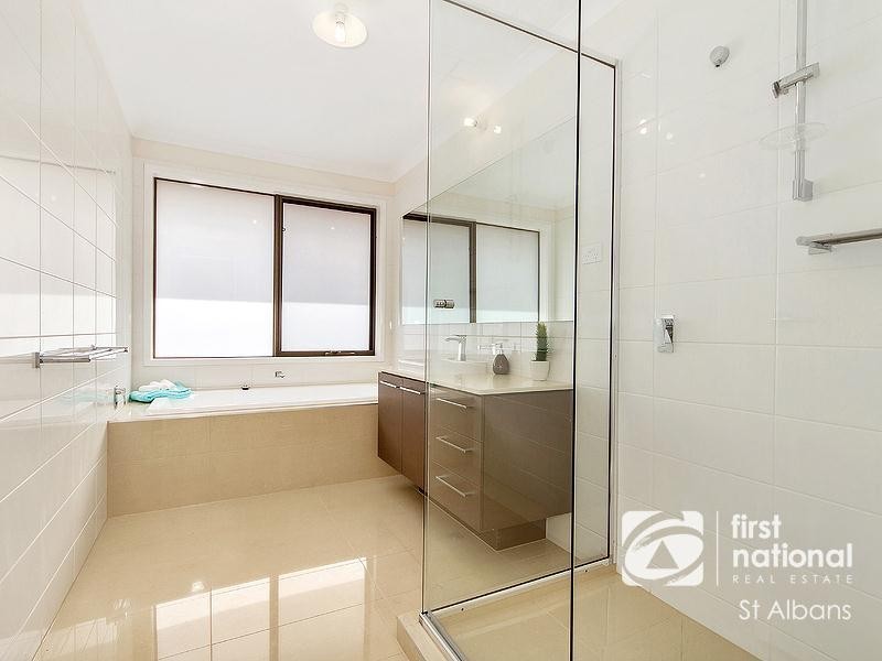 59 Avondale Avenue, St Albans VIC 3021