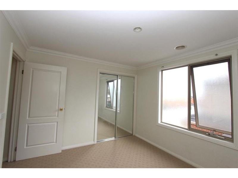 1 93 George Street, St Albans VIC 3021