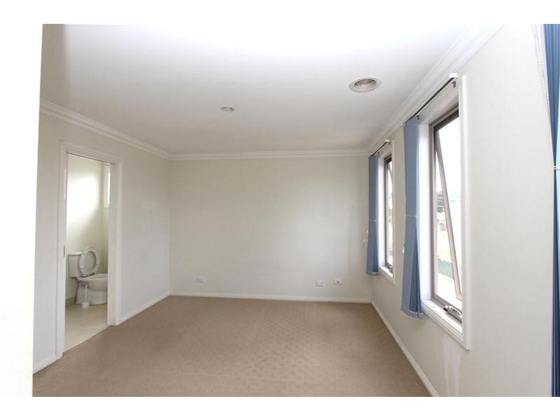 1 93 George Street, St Albans VIC 3021