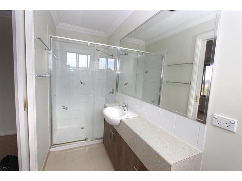 1 93 George Street, St Albans VIC 3021