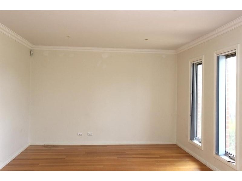 1 93 George Street, St Albans VIC 3021