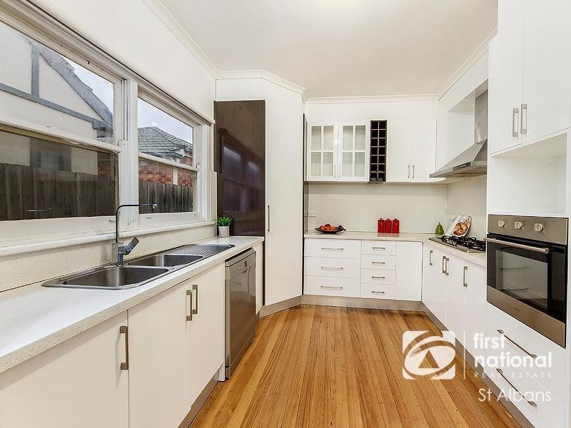 2 Barnett Street, Sunshine VIC 3020