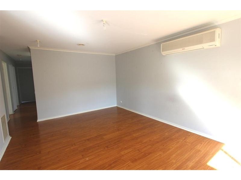 18 Niewand Avenue, Burnside VIC 3023