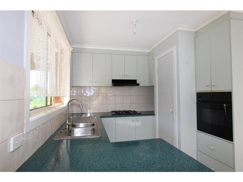 18 Niewand Avenue, Burnside VIC 3023