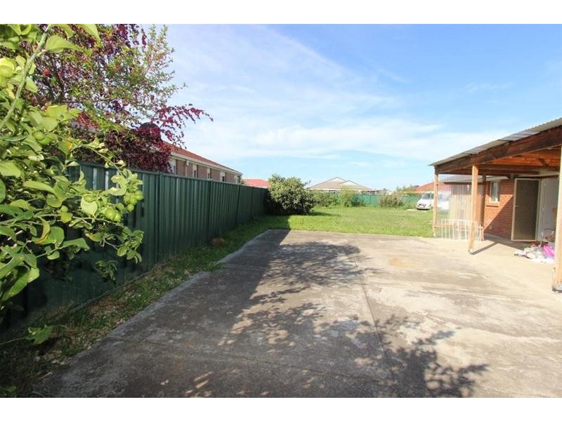 18 Niewand Avenue, Burnside VIC 3023