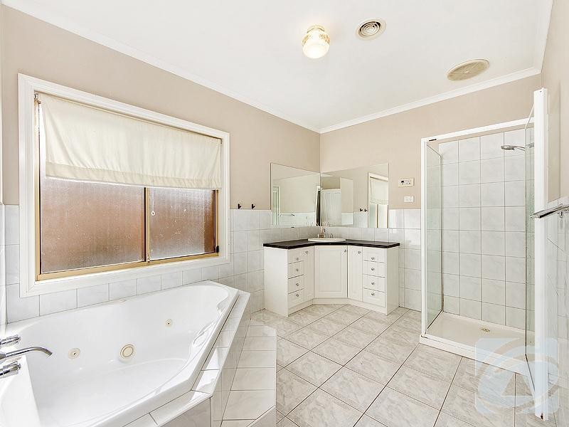 7 Lomandra Way, Cairnlea VIC 3023