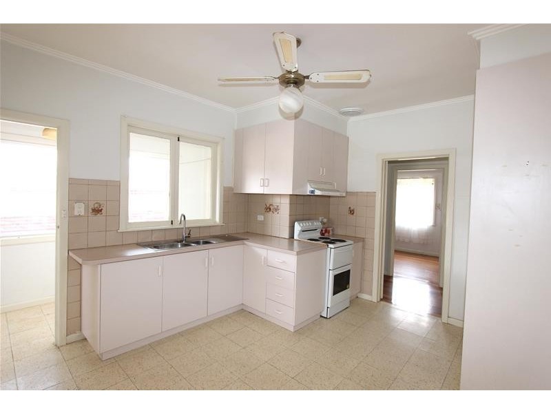 1/43  Adelaide Street, St Albans VIC 3021