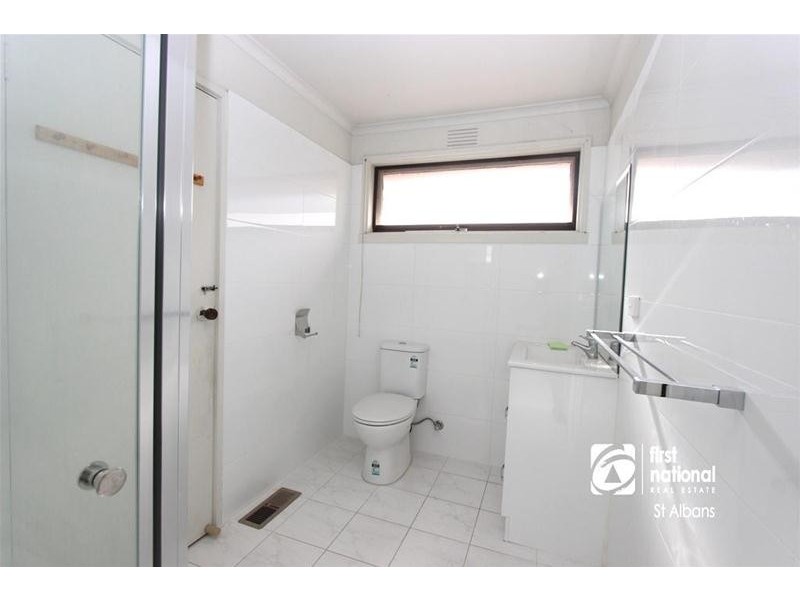 63 Lovell Drive, St Albans VIC 3021