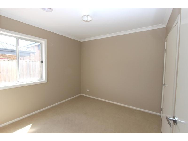 27 Stoneyfell Road, Point Cook VIC 3030