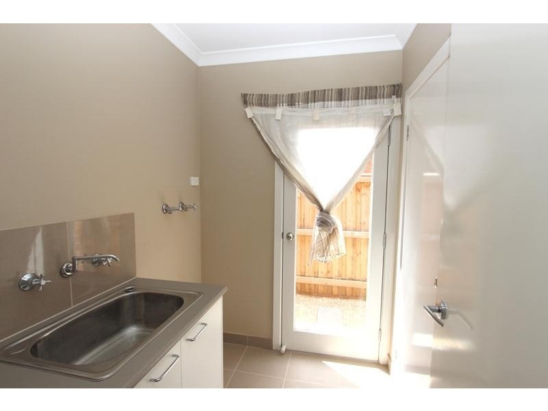 27 Stoneyfell Road, Point Cook VIC 3030