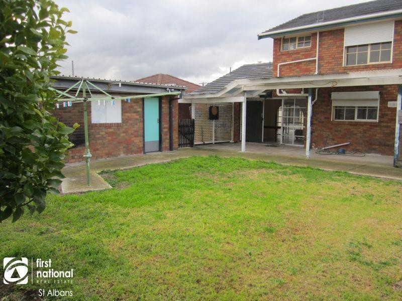 35 Concord Circuit, Albanvale VIC 3021