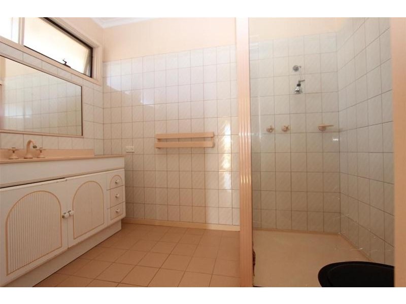 2 Finch Road, Werribee South VIC 3030