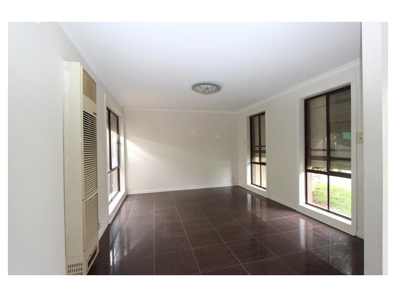 21 Campbell Avenue, Deer Park VIC 3023