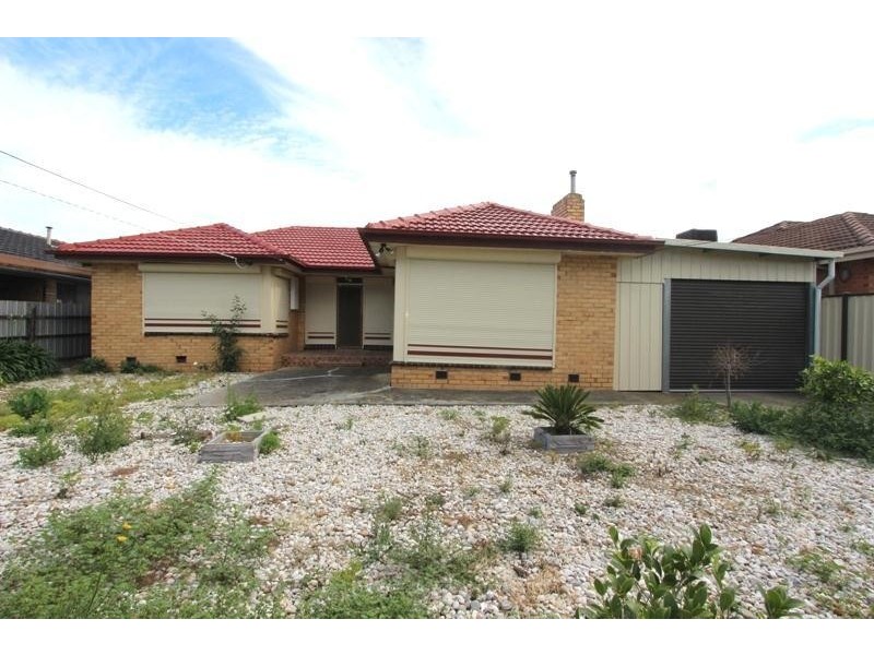 4 Woods Street, St Albans VIC 3021