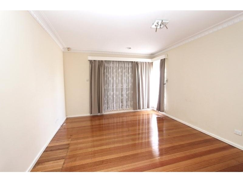 4 Woods Street, St Albans VIC 3021