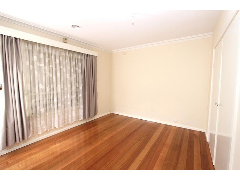 4 Woods Street, St Albans VIC 3021