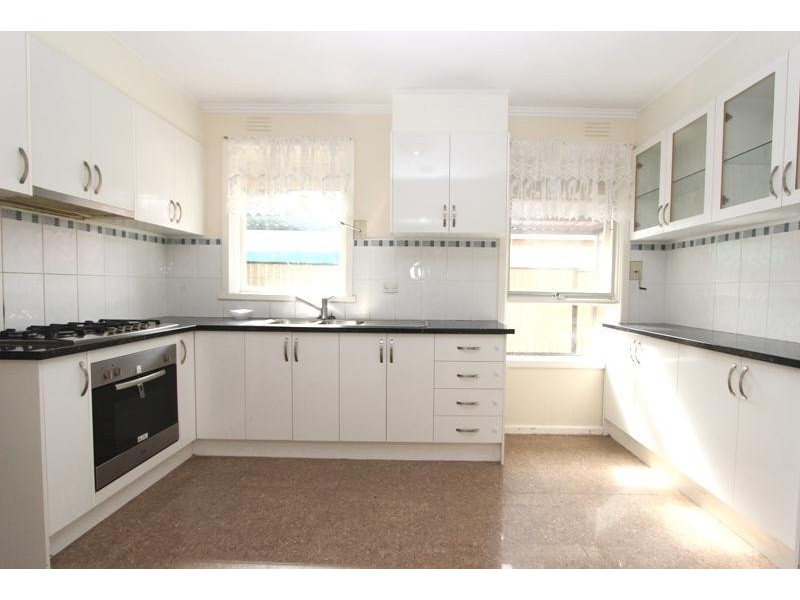 4 Woods Street, St Albans VIC 3021