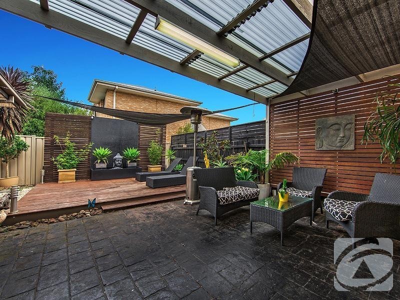 8 Mcnicholl Way, Delahey VIC 3037