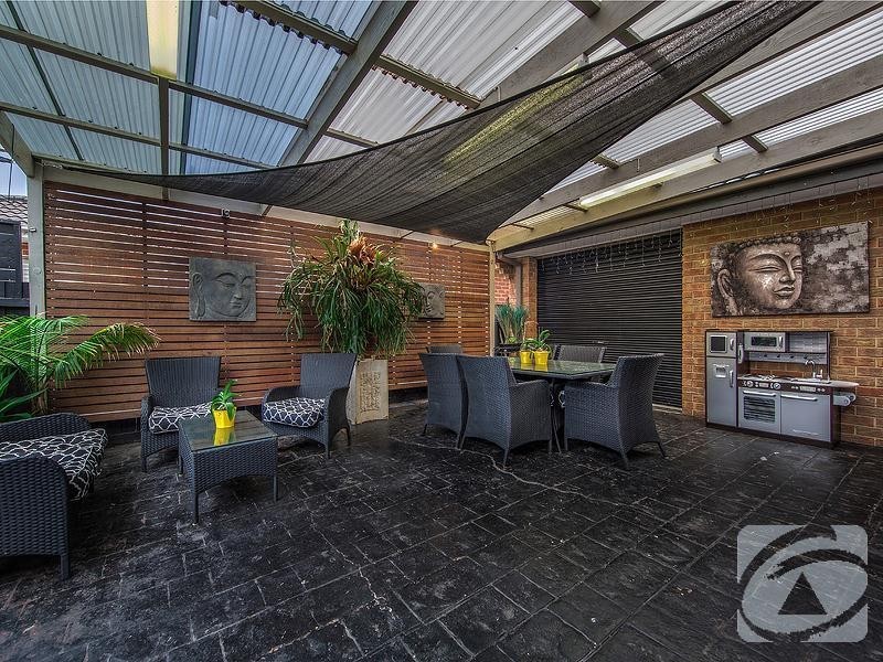 8 Mcnicholl Way, Delahey VIC 3037