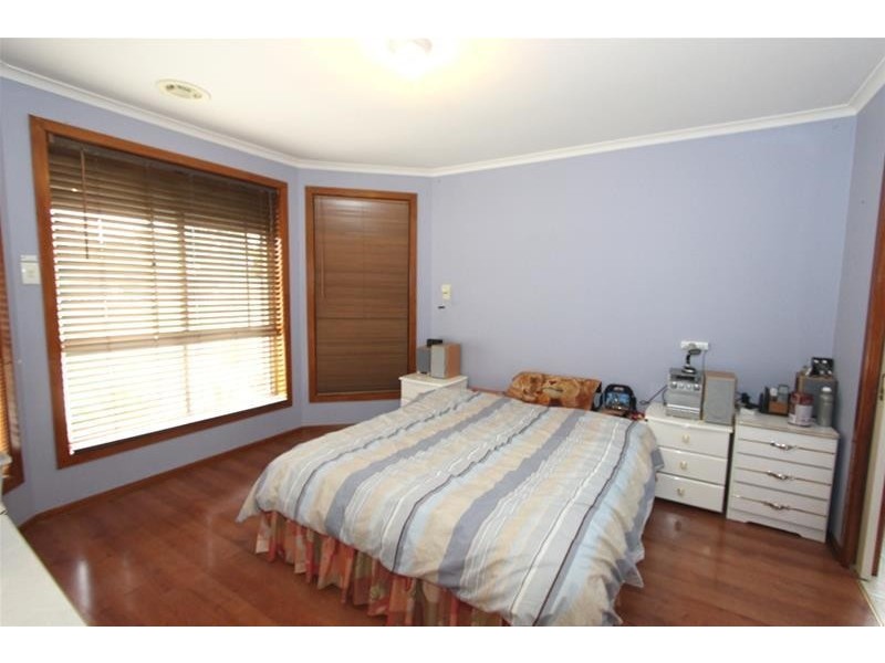 108 Robinson Road, Deer Park VIC 3023