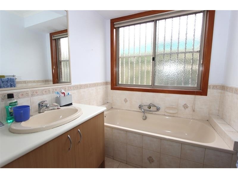 108 Robinson Road, Deer Park VIC 3023