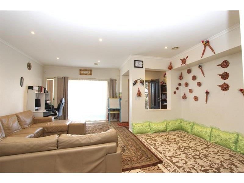 2 Durack Circuit, Taylors Hill VIC 3037