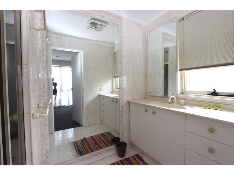 38 Camelot Drive, Albanvale VIC 3021