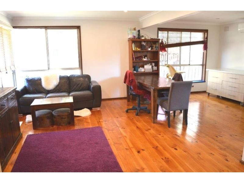 22 Tarana Crescent, Kings Park VIC 3021