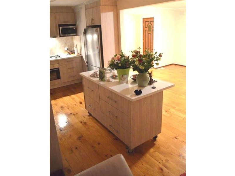 22 Tarana Crescent, Kings Park VIC 3021