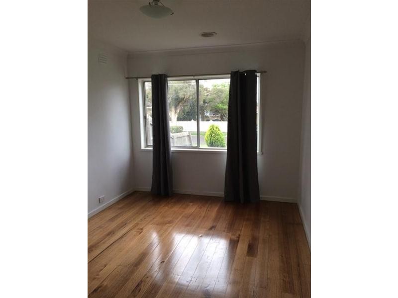 69 Ivanhoe Avenue, St Albans VIC 3021