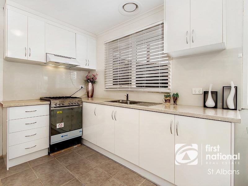 43 Braeswood Road, Kings Park VIC 3021