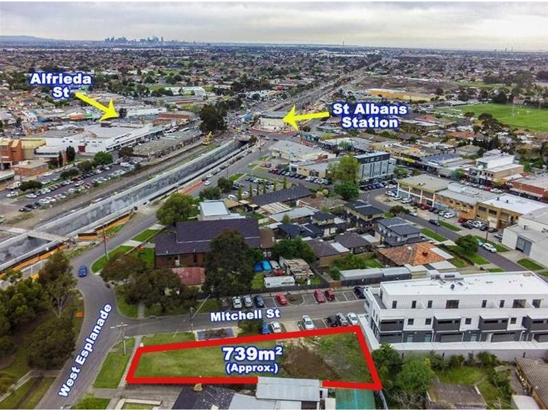 7 West Esplanade, St Albans VIC 3021