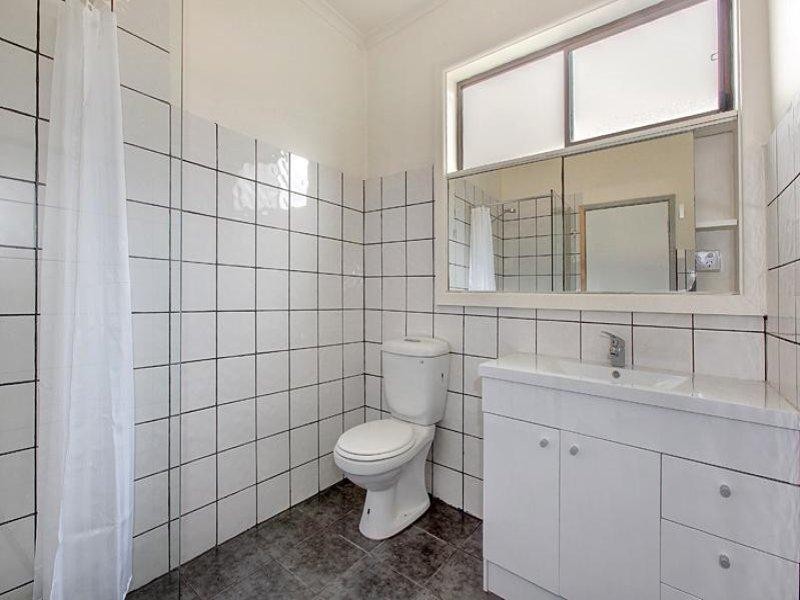 10 Leonard Avenue, St Albans VIC 3021