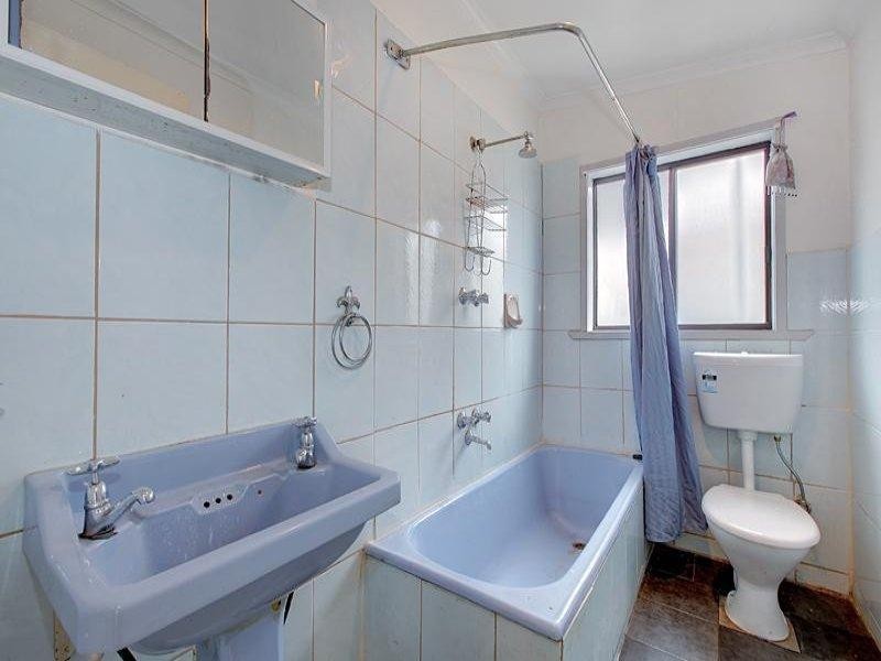 10 Leonard Avenue, St Albans VIC 3021