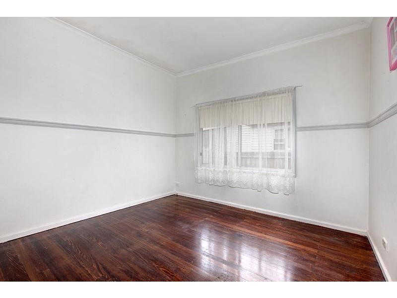 10 Leonard Avenue, St Albans VIC 3021