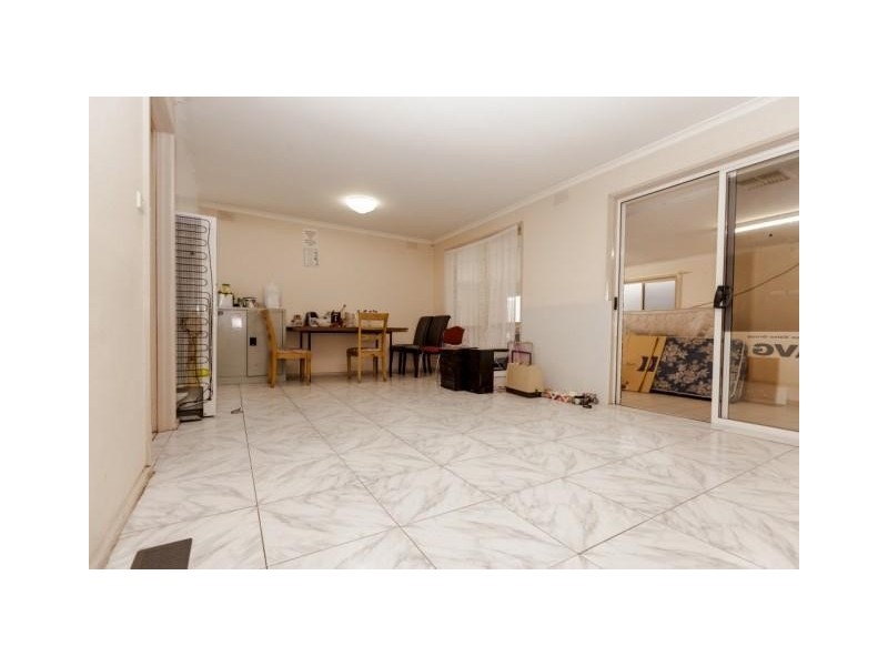 94 Main Road East, St Albans VIC 3021