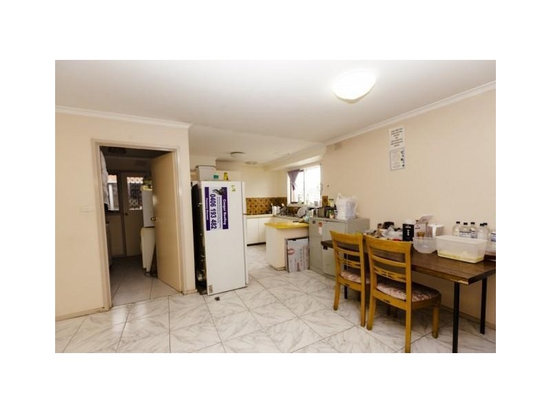 94 Main Road East, St Albans VIC 3021