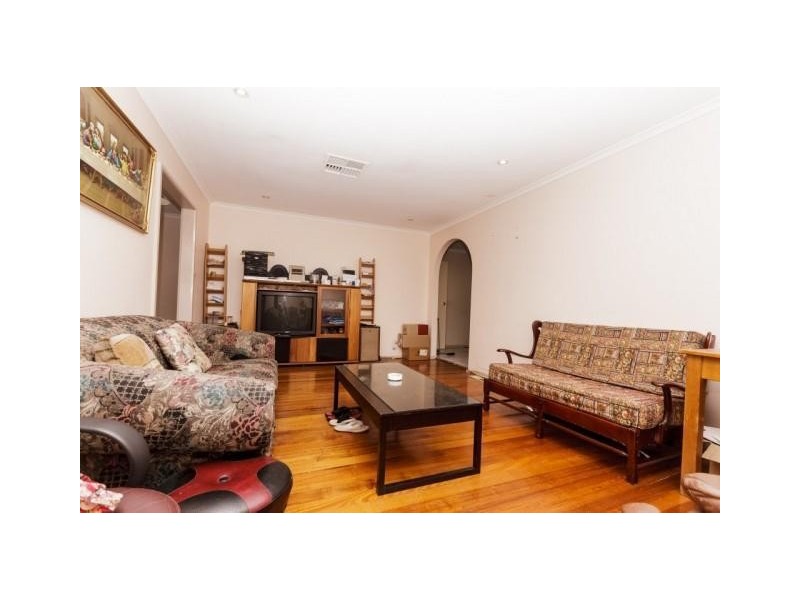 94 Main Road East, St Albans VIC 3021