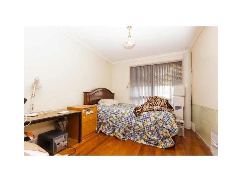 94 Main Road East, St Albans VIC 3021