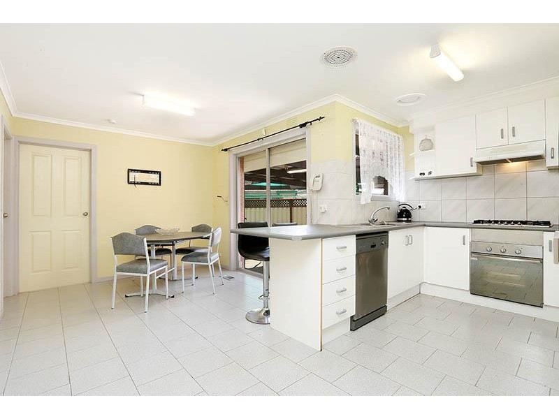 3 Acuba Close, St Albans VIC 3021