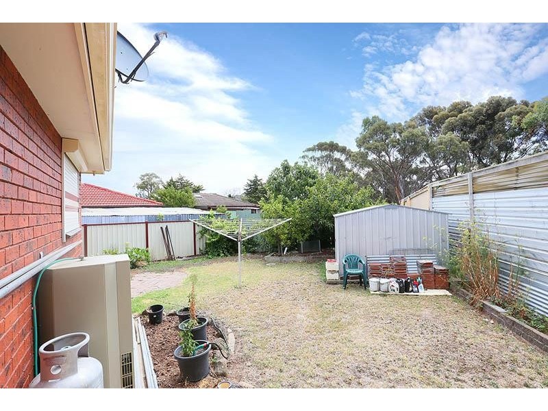 3 Acuba Close, St Albans VIC 3021