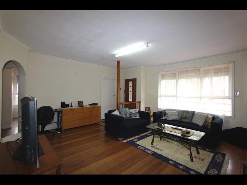 310  Station Road, St Albans VIC 3021