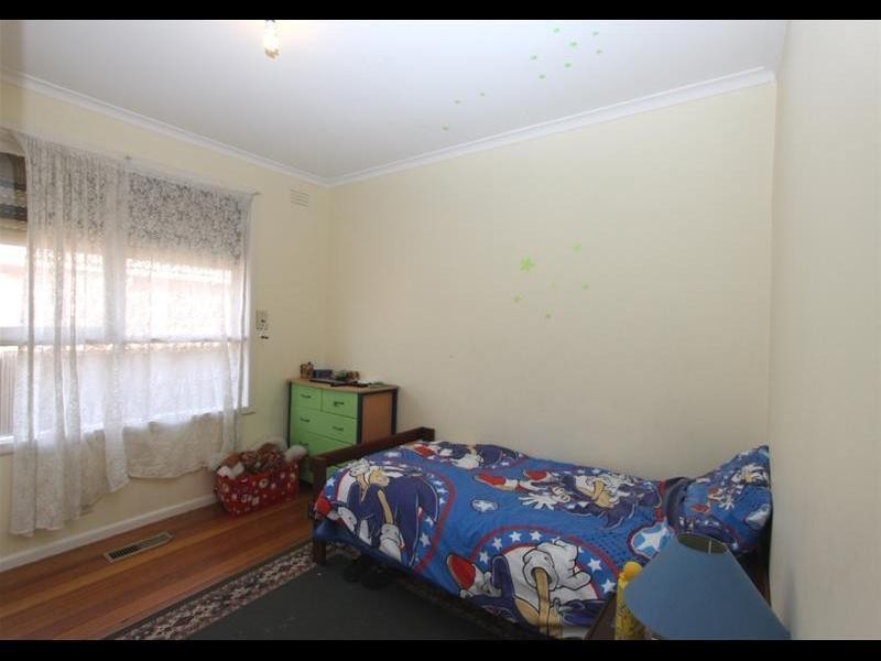 310  Station Road, St Albans VIC 3021