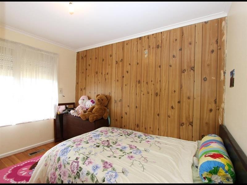 310  Station Road, St Albans VIC 3021