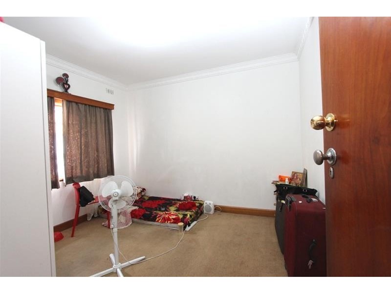 16 Marsden Crescent, St Albans VIC 3021