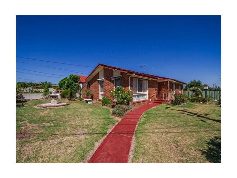 19 Magnolia Avenue, Kings Park VIC 3021