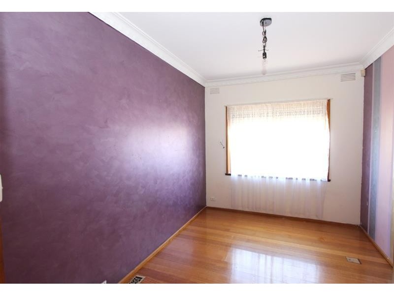 24 Protea Crescent, St Albans VIC 3021